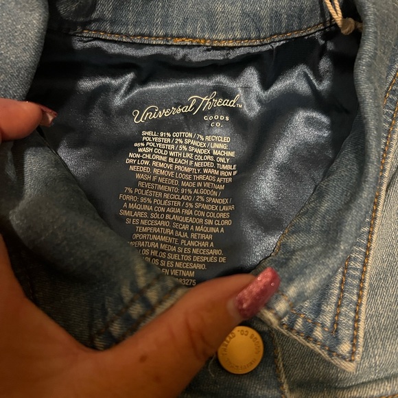 Cropped Denim Jacket with Frayed Hem - Picture 5 of 7